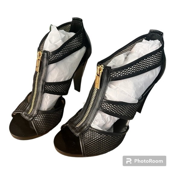 Michael Kors Berley T Strap Shoes - Picture 1 of 7